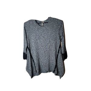 Comfy USA Randi Tunic Women's Gray Shirt Size Large Shark Bite Hem t61